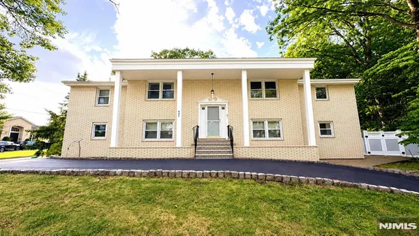 $9,500 | 682 Floyd Street, Englewood Cliffs, NJ 07632
