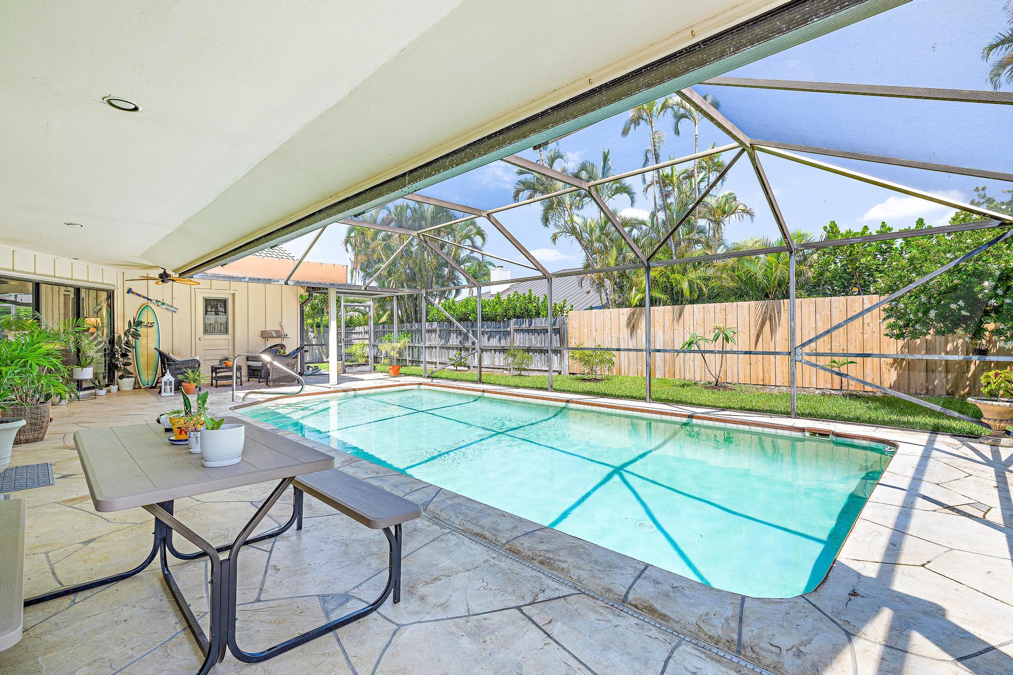 89 Hickory Hill Road Tequesta, FL 33469 - Photo 21 of 23 89 Hickory Hill Road-22