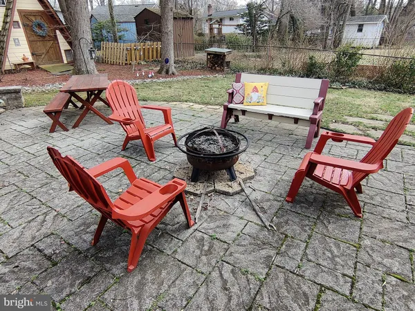 $4,350 | 11106 Del Rio Drive, Fairfax, VA 22030