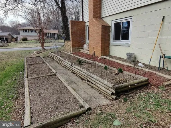 $4,350 | 11106 Del Rio Drive, Fairfax, VA 22030