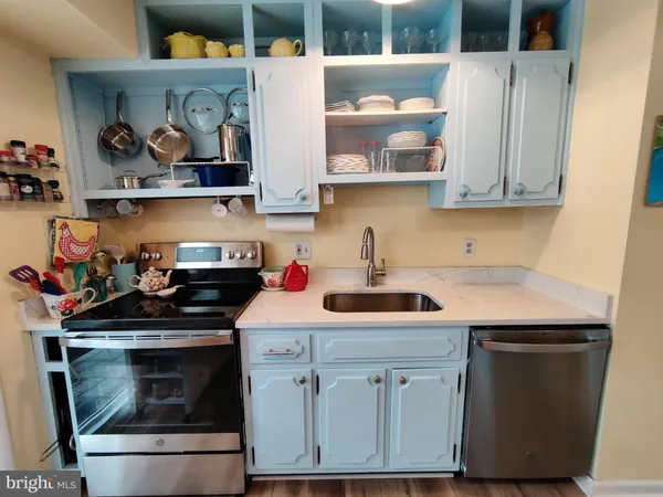 $4,350 | 11106 Del Rio Drive, Fairfax, VA 22030