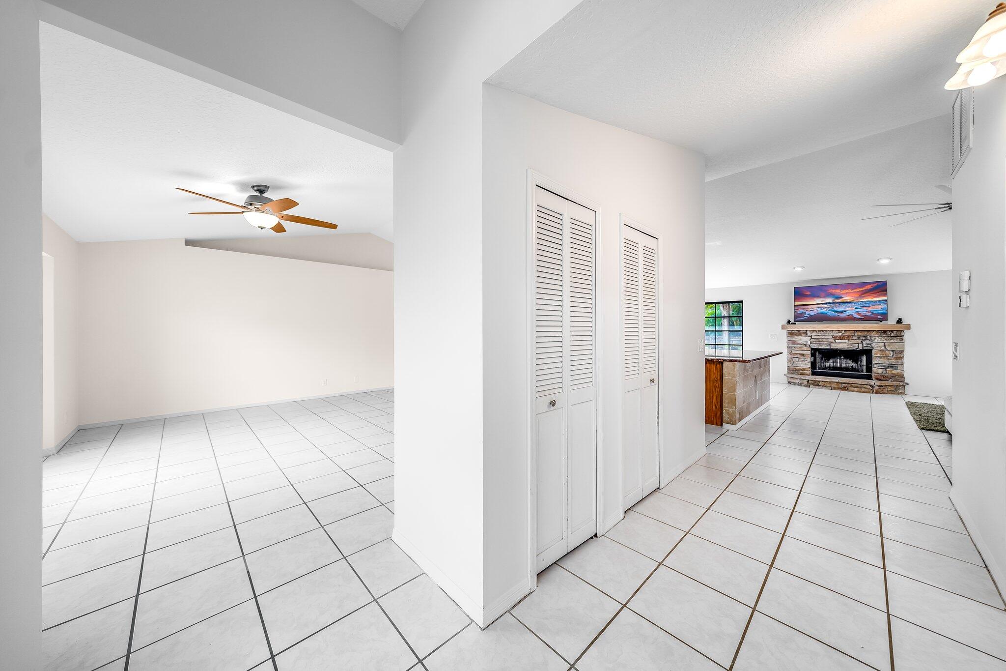 9268 Rodeo Drive Lake Worth, FL 33467 - Photo 4 of 66 59-web-or-mls-JOY01175