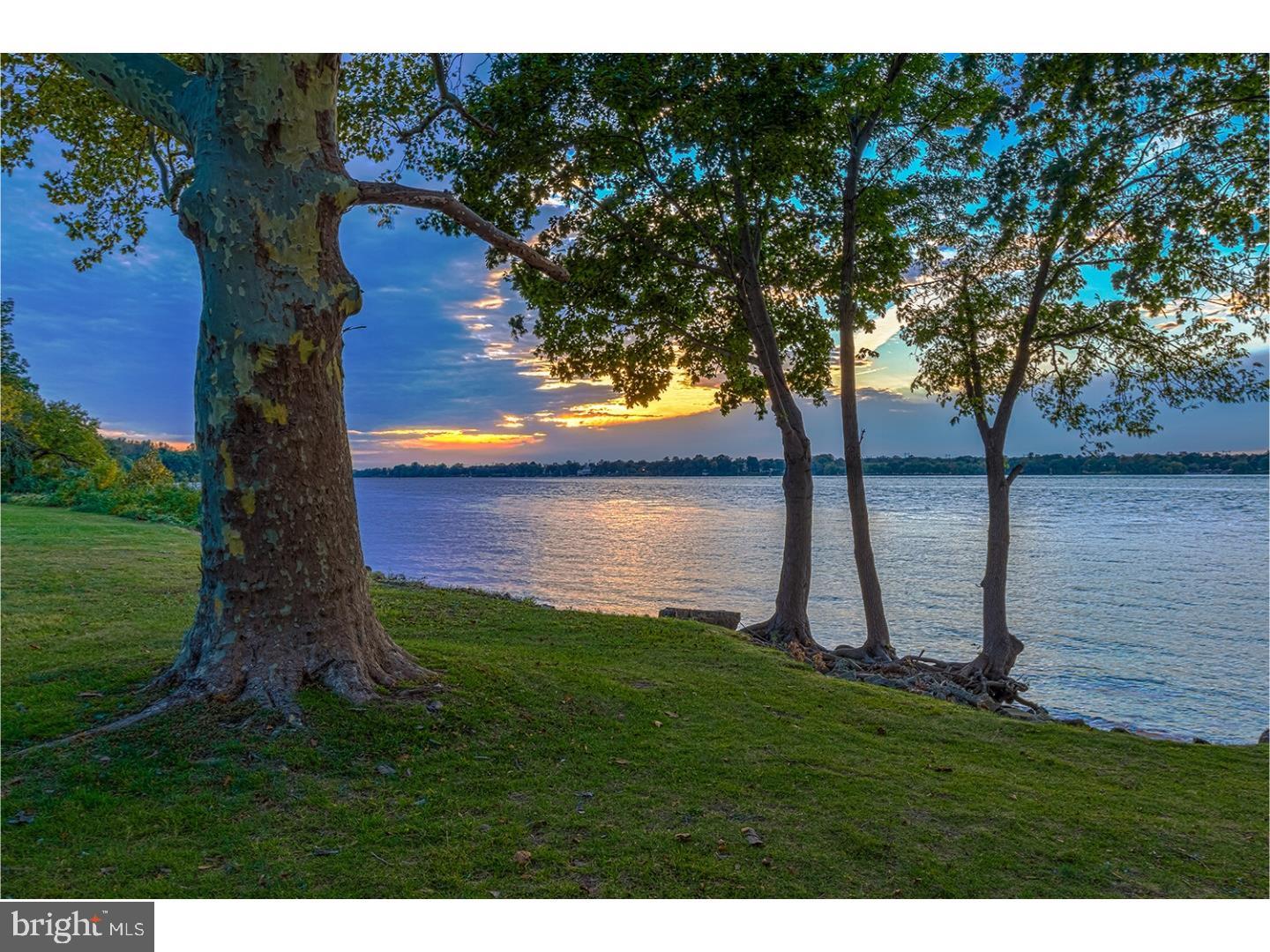 519 Delaware Avenue Riverside, NJ 08075 - Photo 1 of 7