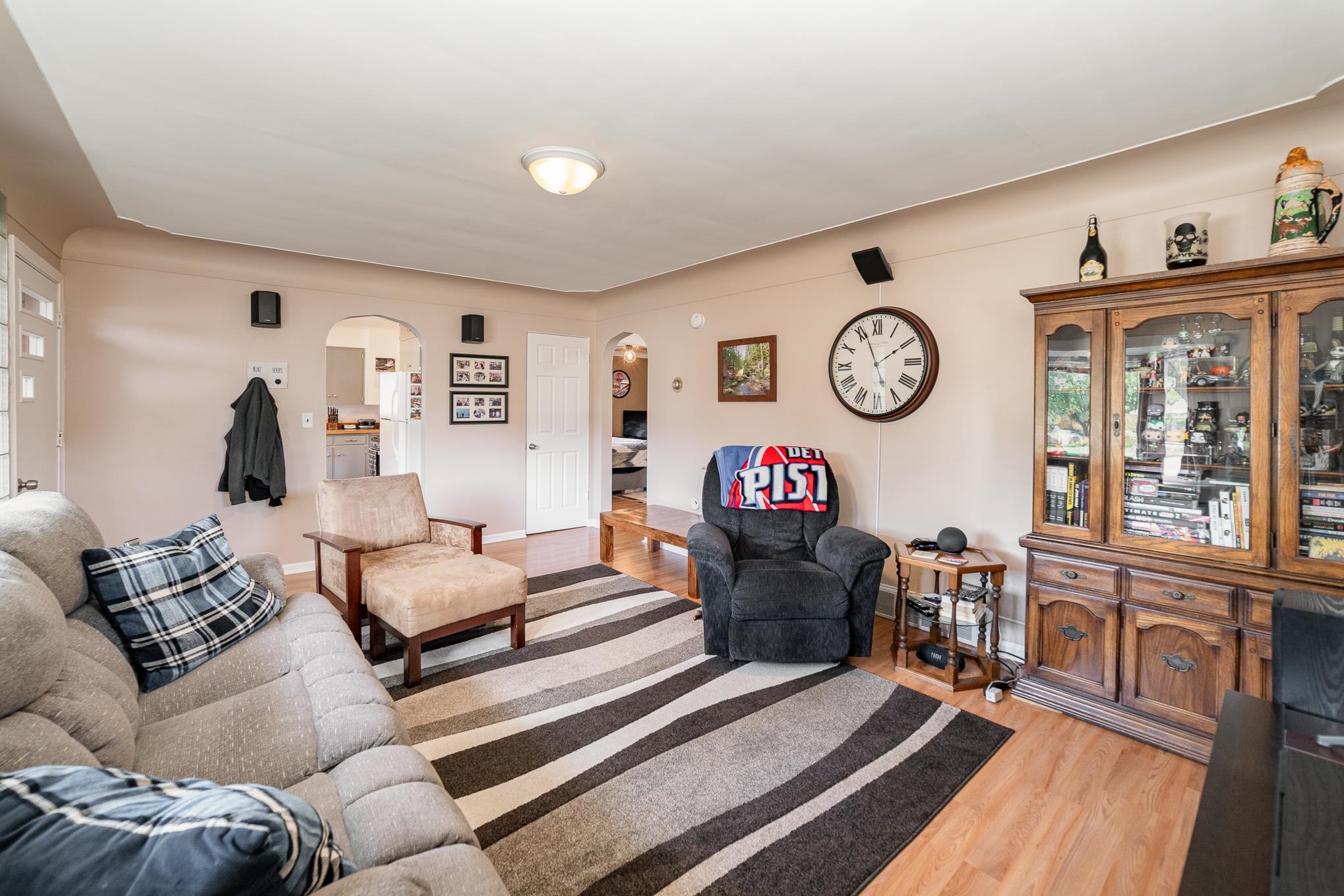 121 North Tuscola Road Bay City, MI 48708 - Photo 8 of 32