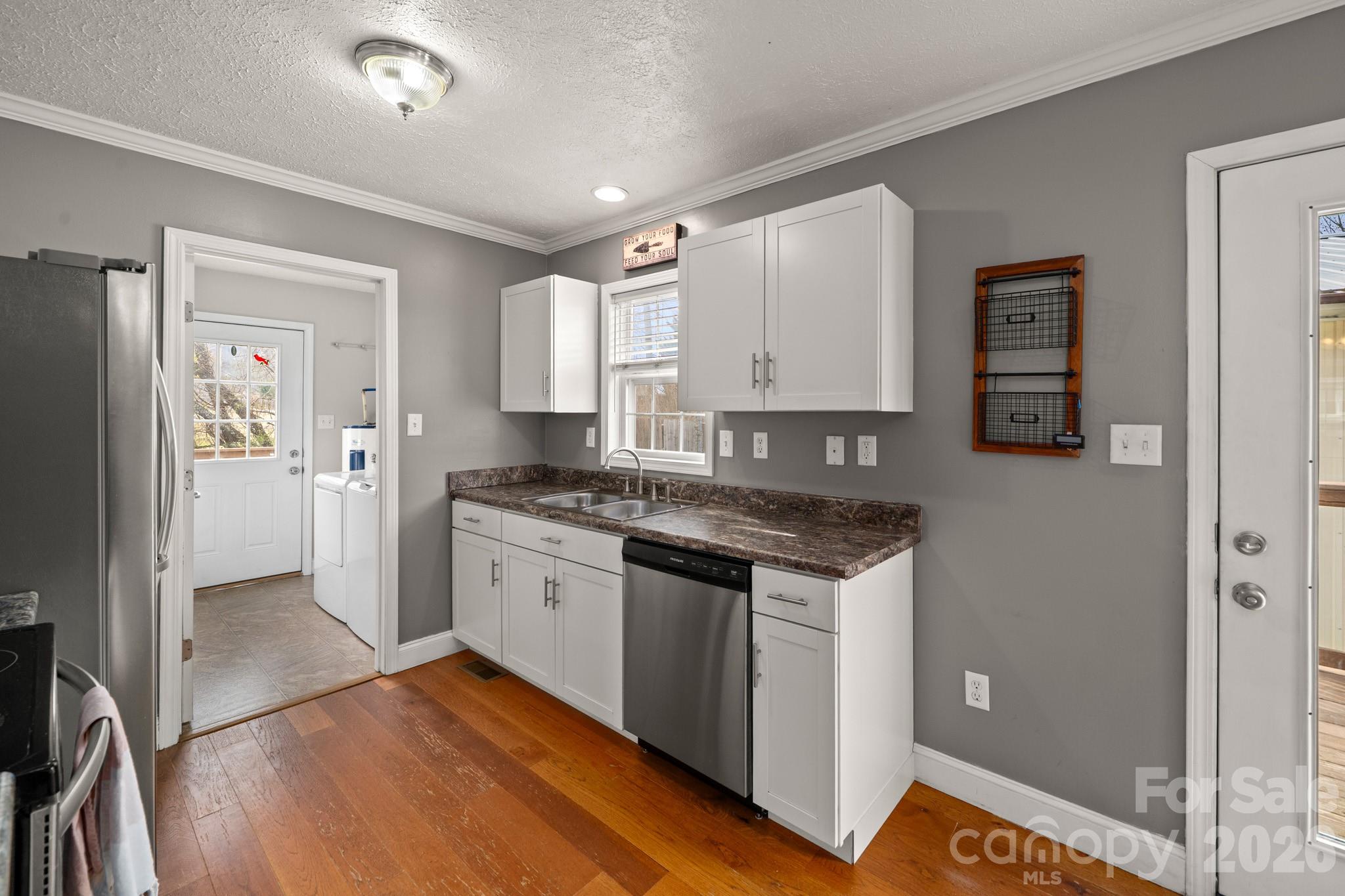 121 James Street Clyde, NC 28721 - Photo 15 of 34