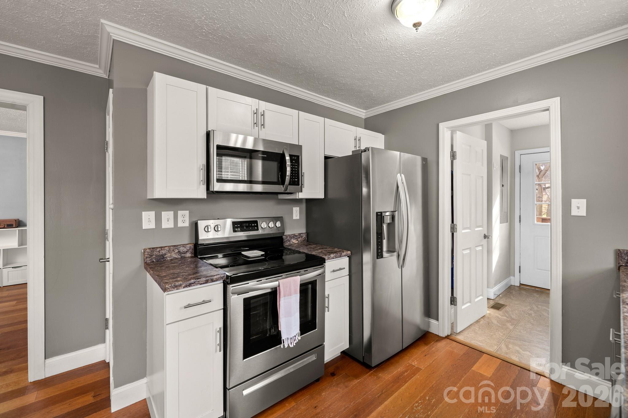 121 James Street Clyde, NC 28721 - Photo 18 of 34