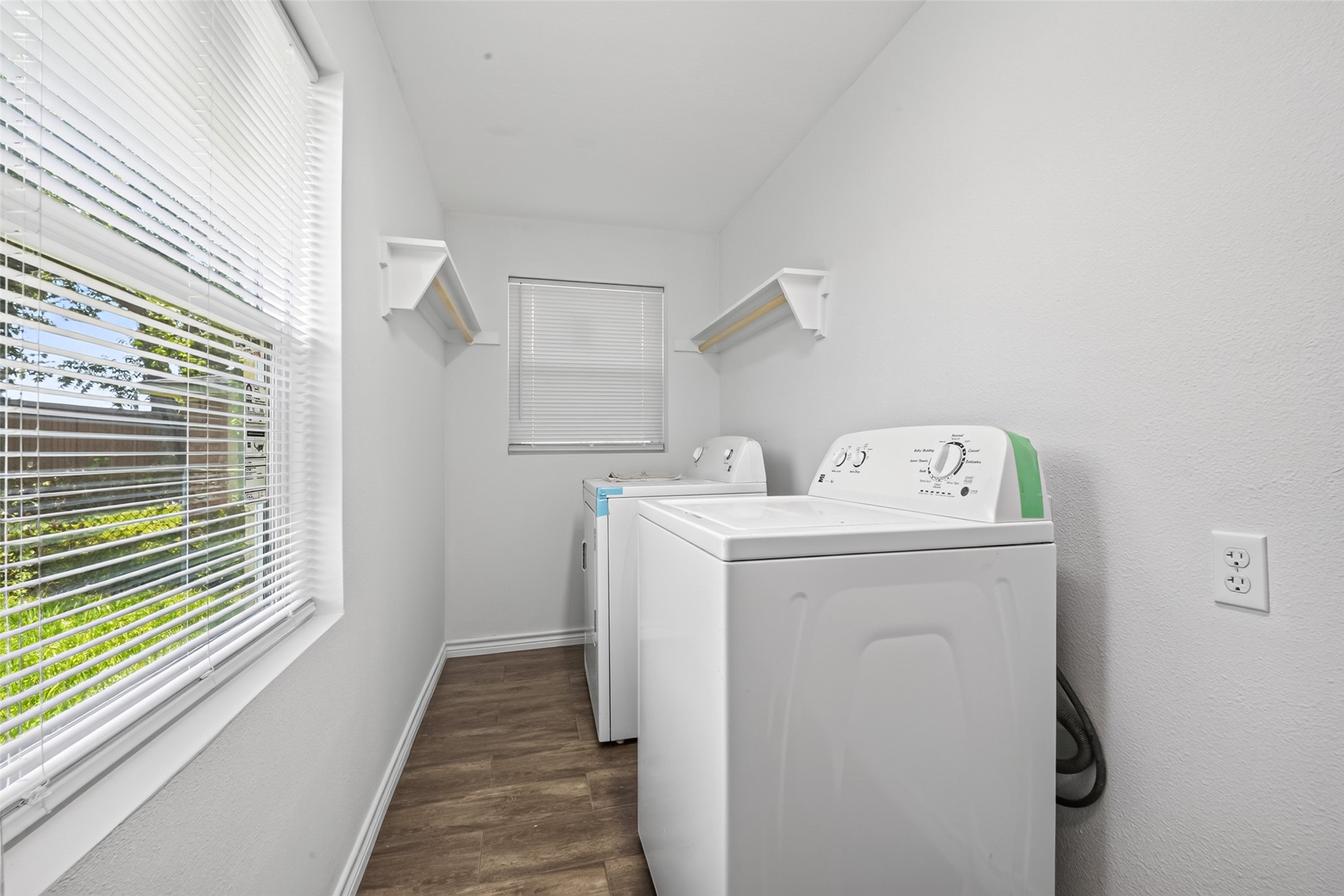 3530 Rosedale Street Houston, TX 77004 - Photo 29 of 50 Efficient laundry room equipped with modern washer and dryer.