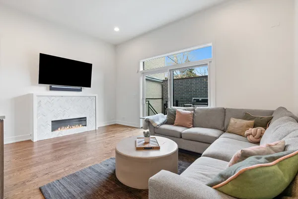 $1,849,000 | 1617 North Honore Street, Chicago, IL 60622