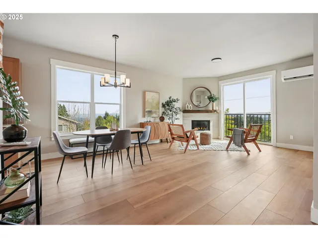 a view of a livingroom and dining room