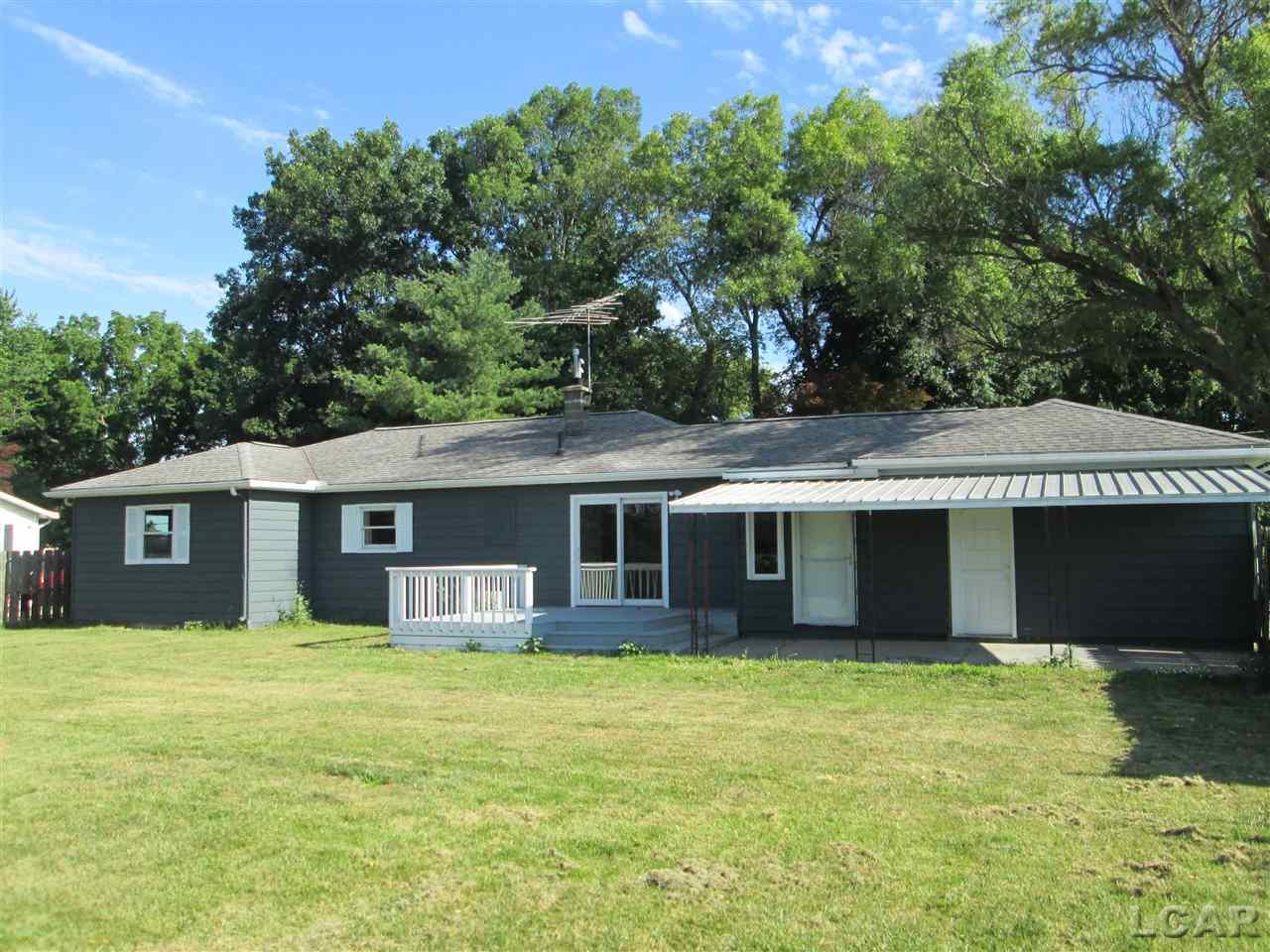 1801 East Carleton Road Adrian, MI 49221 - Photo 2 of 16 50082084-1.JPG