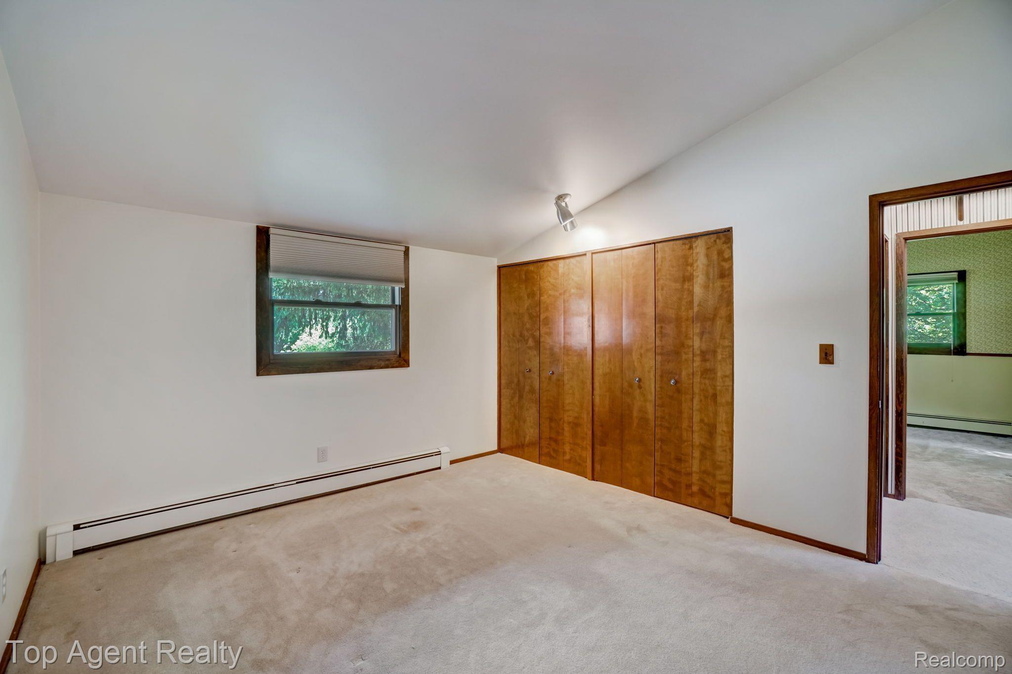 272 Gunder Court Rochester, MI 48309 - Photo 15 of 45 Gallery Image 15