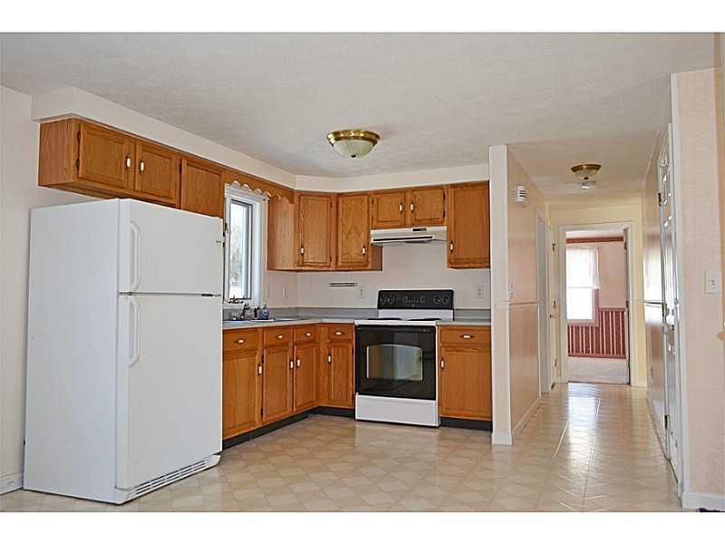 71 Wood Road Gorham, ME 04038 - Photo 5 of 20 Kitchen.