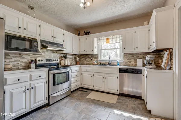 $274,995 | 156 Blanton Drive, Weber City, VA 24290