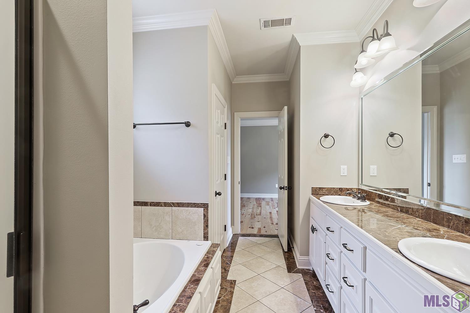 10746 Springtree Avenue Baton Rouge, LA 70810 - Photo 10 of 17 Gallery Image 10