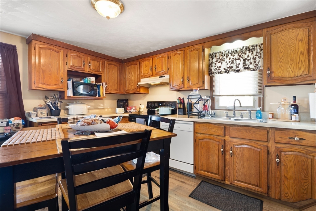 1791 Carew Street Springfield, MA 01104 - Photo 13 of 27