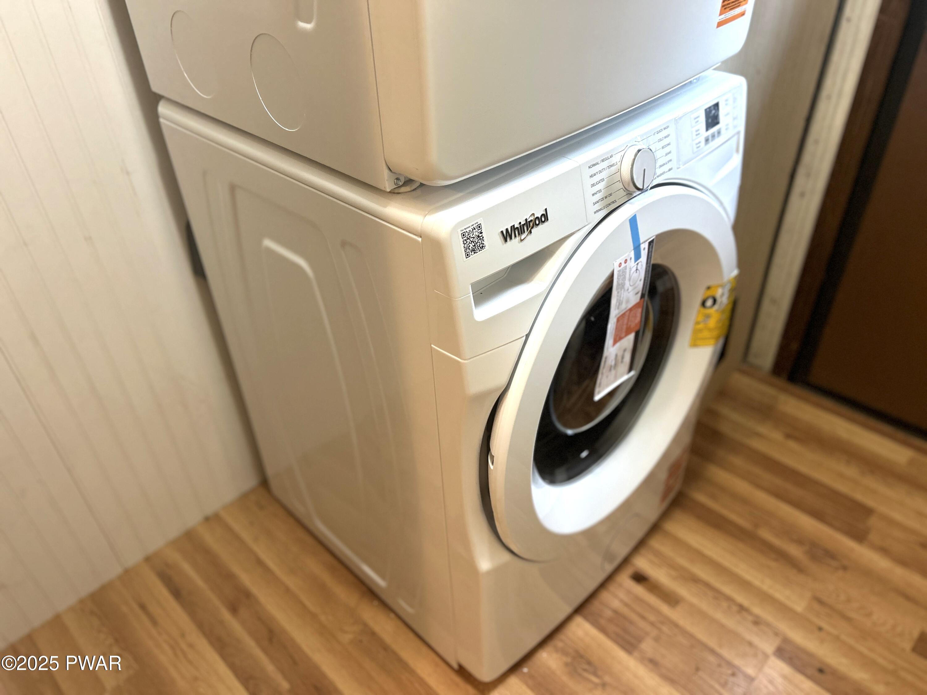 236 Well Road Greeley, PA 18425 - Photo 21 of 38 16-Laundry