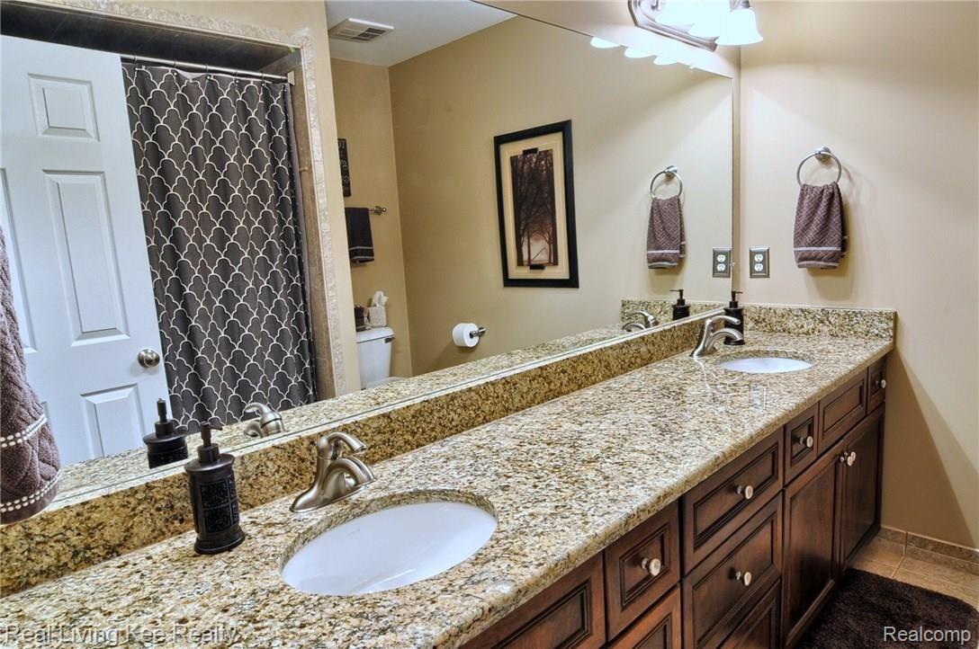 1335 Ross Lane Rochester, MI 48306 - Photo 26 of 41 25.jpg