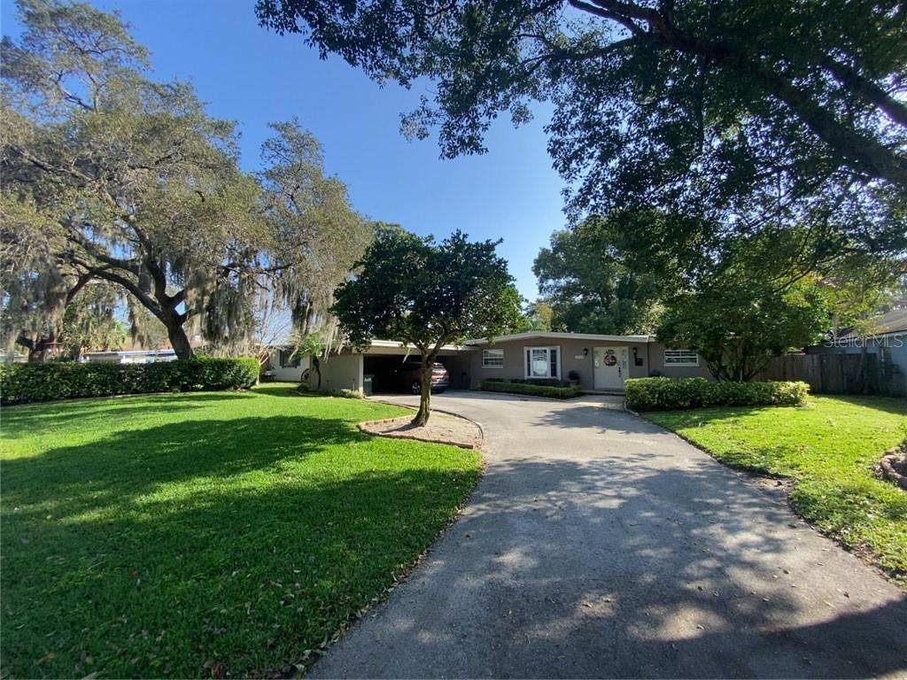 1220 Sidcup Road Maitland, FL 32751 - Photo 1 of 1 a front view of a house with garden