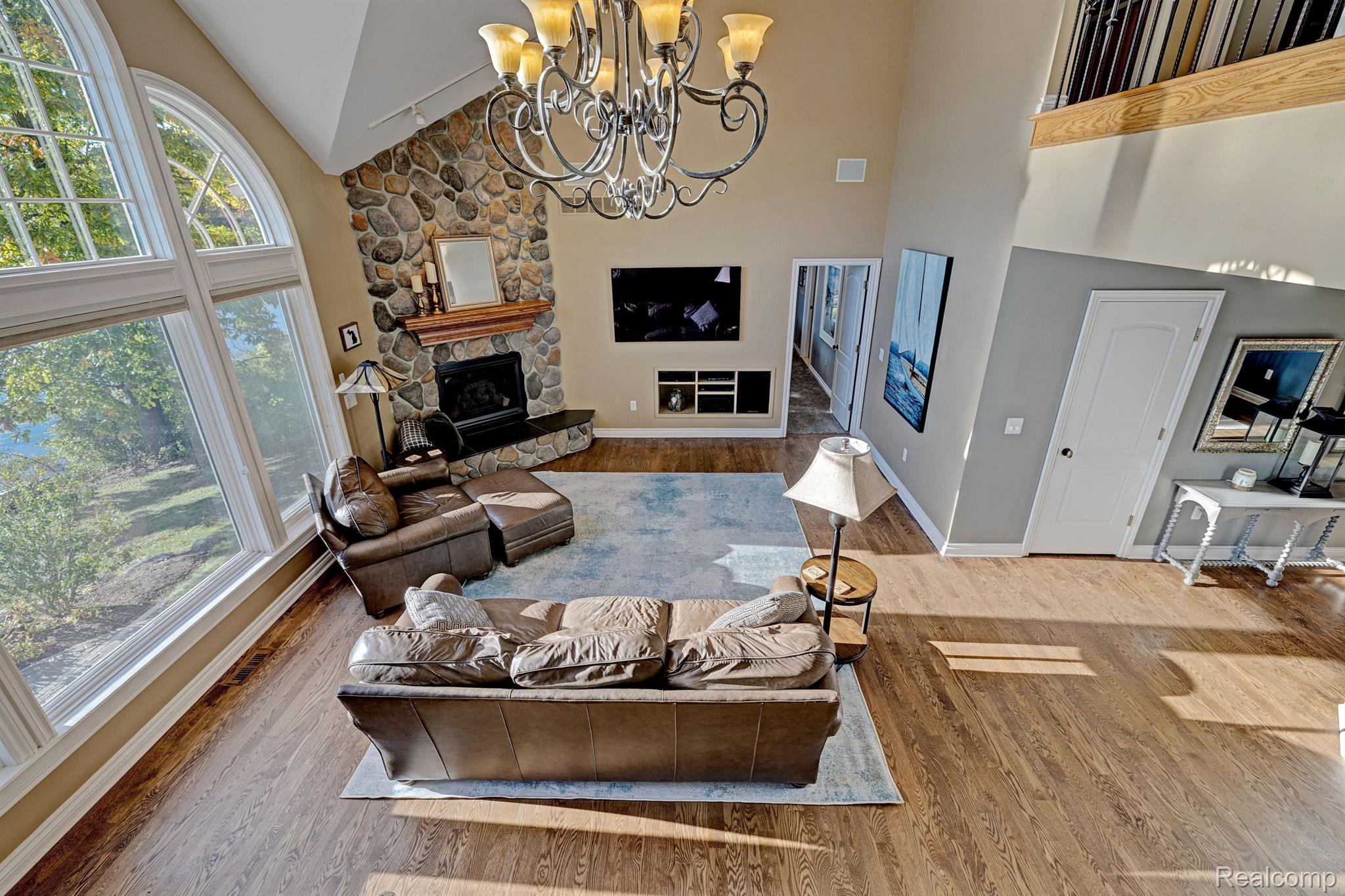 1372 McKail Road Leonard, MI 48367 - Photo 21 of 92 Great room