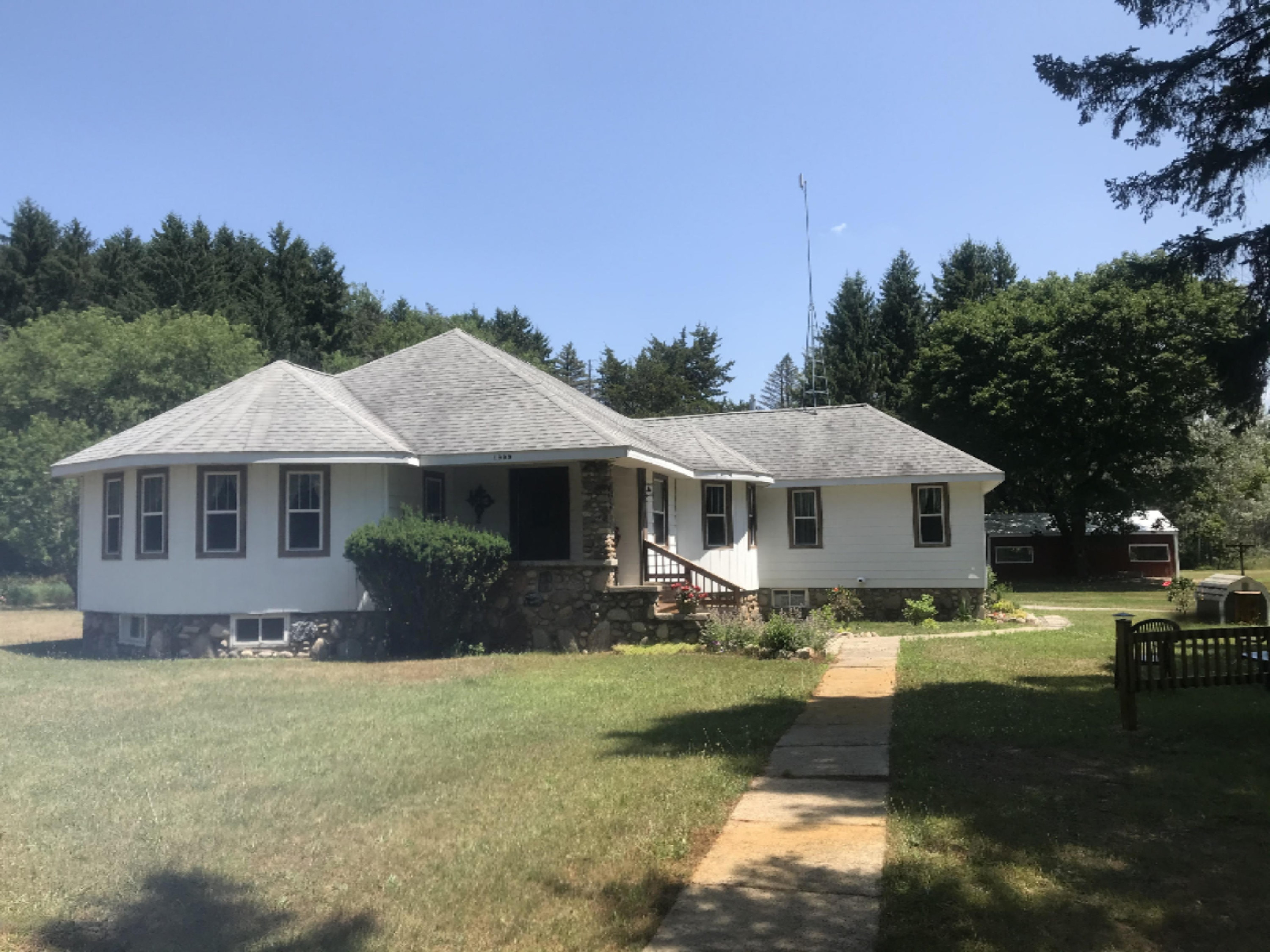 1909 South Sheridan Road Stanton, MI 48888 - Photo 3 of 20 Front Jenny 2