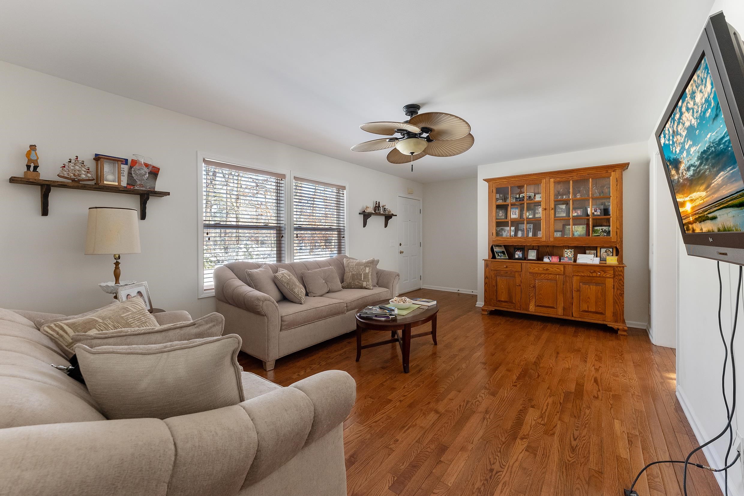 204 Tuckahoe Road Marmora, NJ 08223 - Photo 3 of 19 a living room with furniture and a flat screen tv