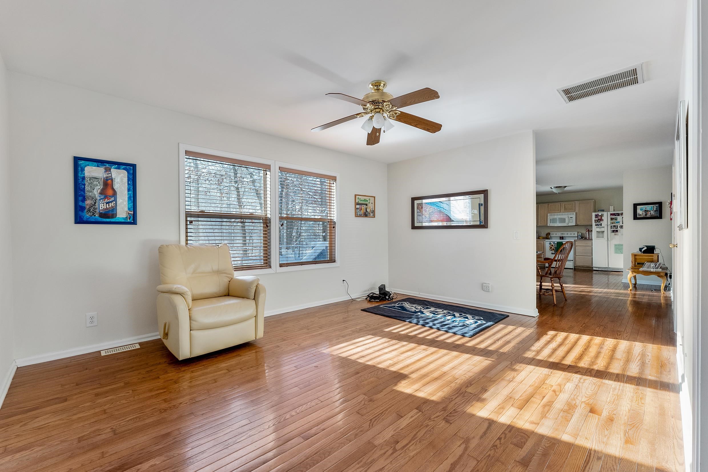 204 Tuckahoe Road Marmora, NJ 08223 - Photo 10 of 19 a living room with couch