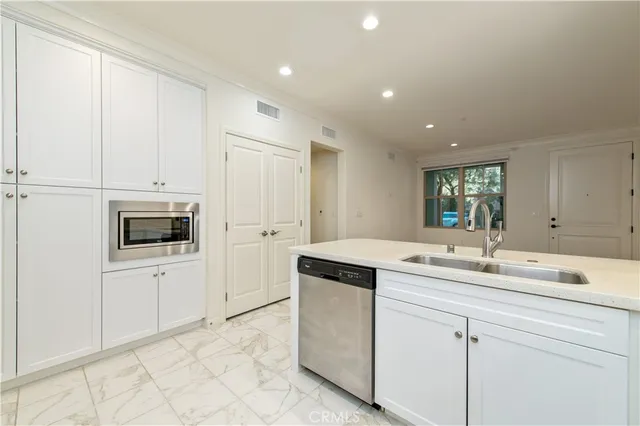 $3,700 | 88 Mayfair, Irvine, CA 92620