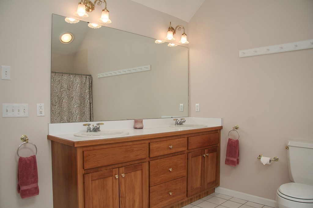 9 Maynard Road Berlin, MA 01503 - Photo 20 of 30 Gallery Image 20