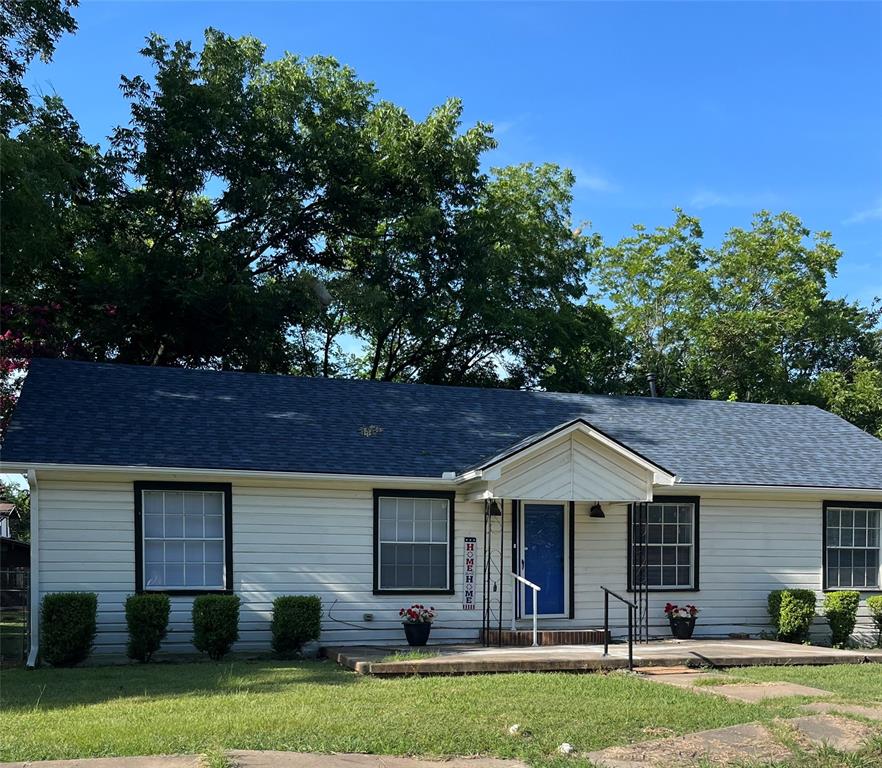 903 West 8th Street Bonham, TX 75418 - Photo 1 of 5