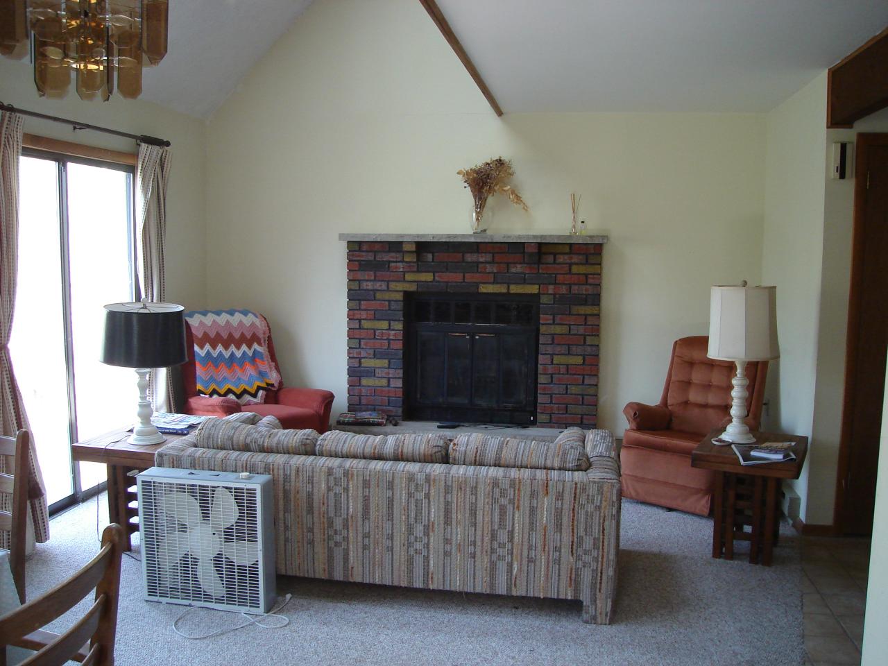 385 Saunders Drive Bushkill, PA 18324 - Photo 5 of 12 Alternate View of Living Room