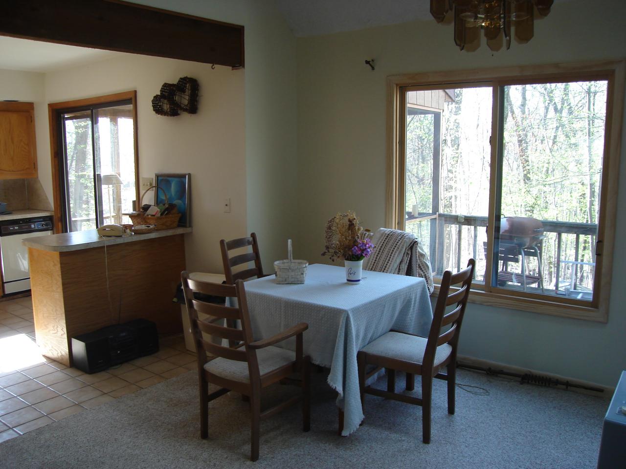385 Saunders Drive Bushkill, PA 18324 - Photo 6 of 12 Dining Room