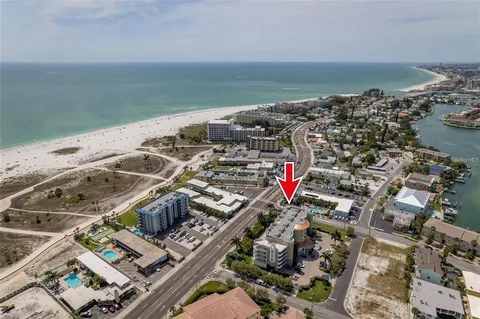 $450,000 | 11605 Gulf Boulevard, Unit 307, St. Petersburg, FL 33706