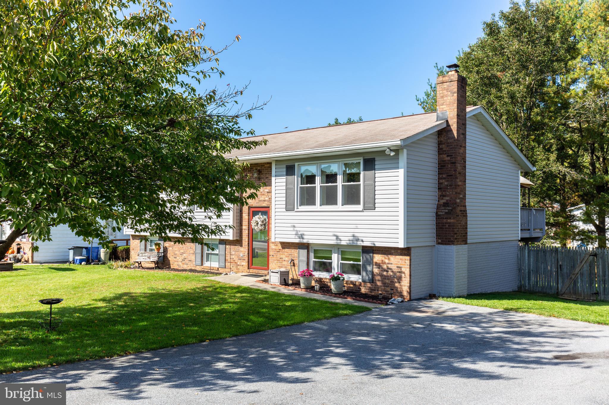 156 Sullivan Road Westminster, MD 21157 - Photo 3 of 45 Gallery Image 3