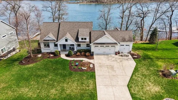 $800,000 | 4950 South Ojibwe, Newaygo, MI 49337