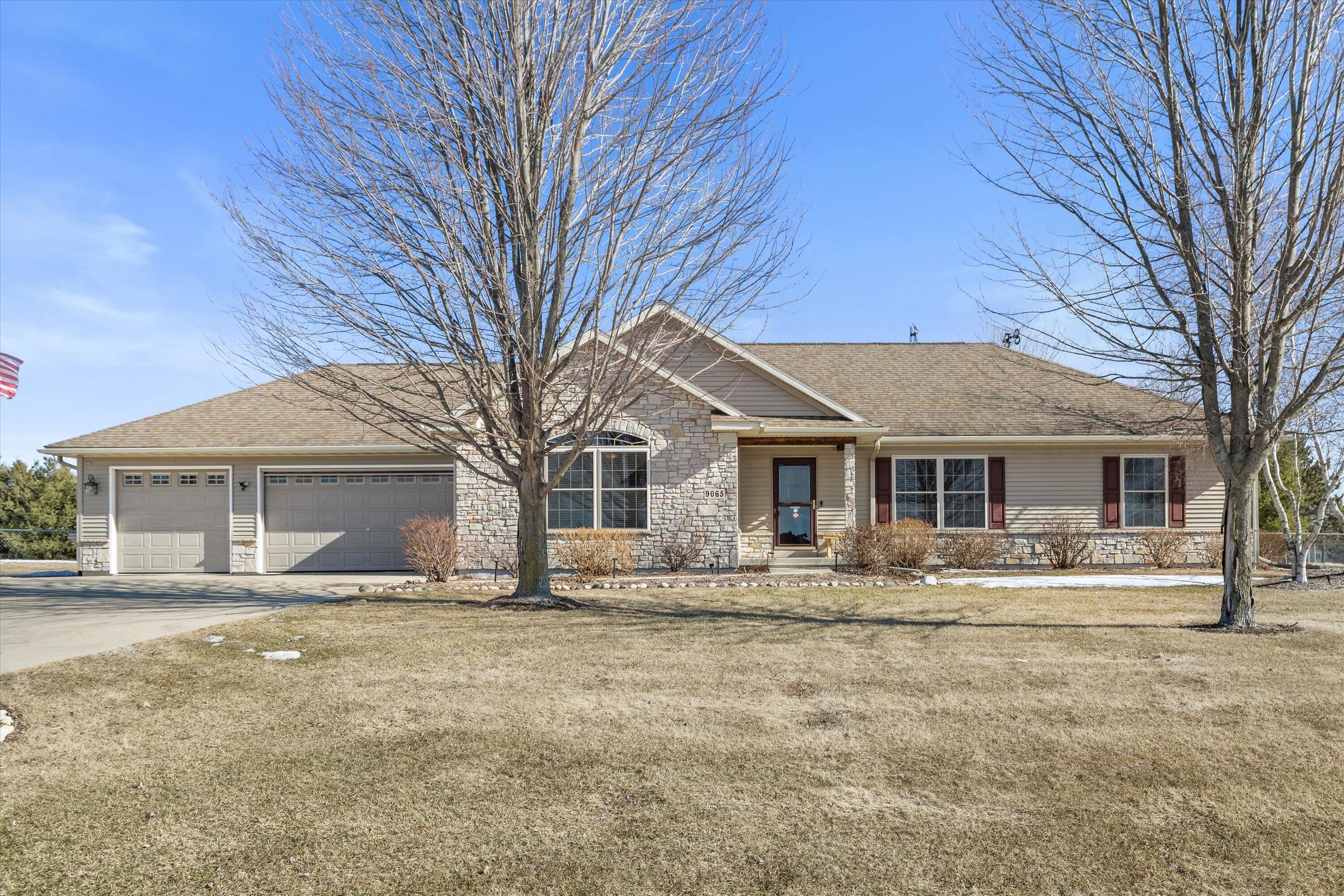 9065 377th Ave, Twin Lakes, WI 53181