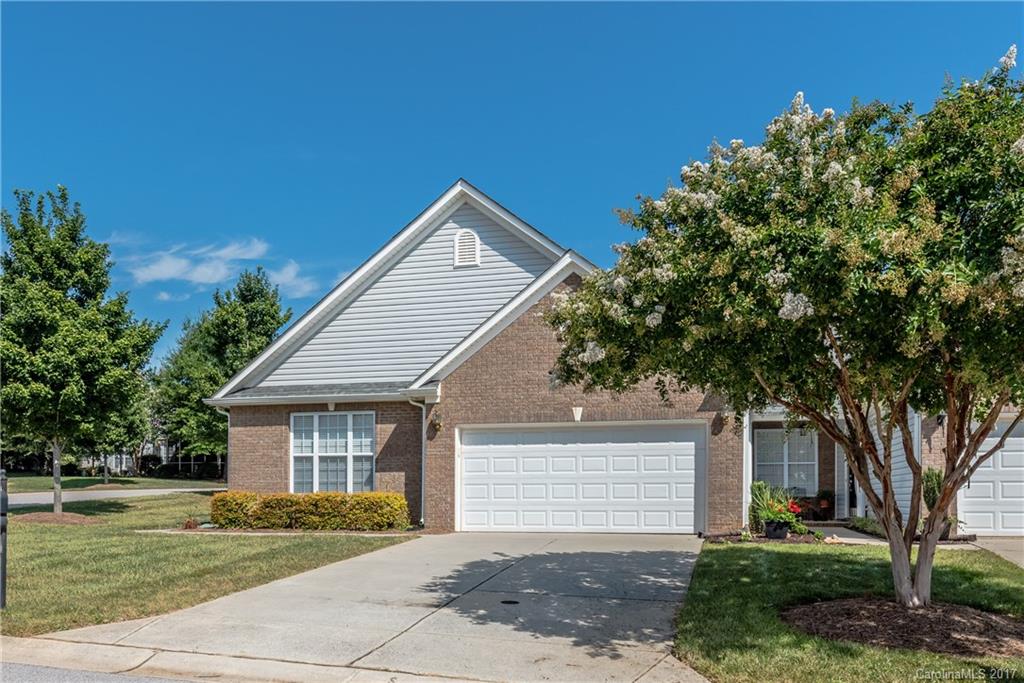 242 Garnet Court Fort Mill, SC 29708 - Photo 2 of 22 a view of a house with a yard