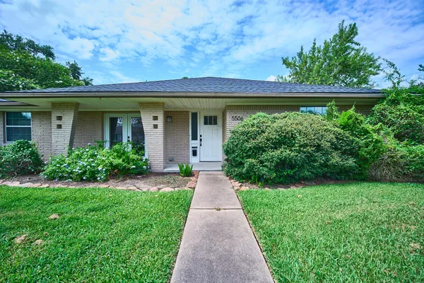 $2,750 | 5506 Dumfries Drive, Houston, TX 77096