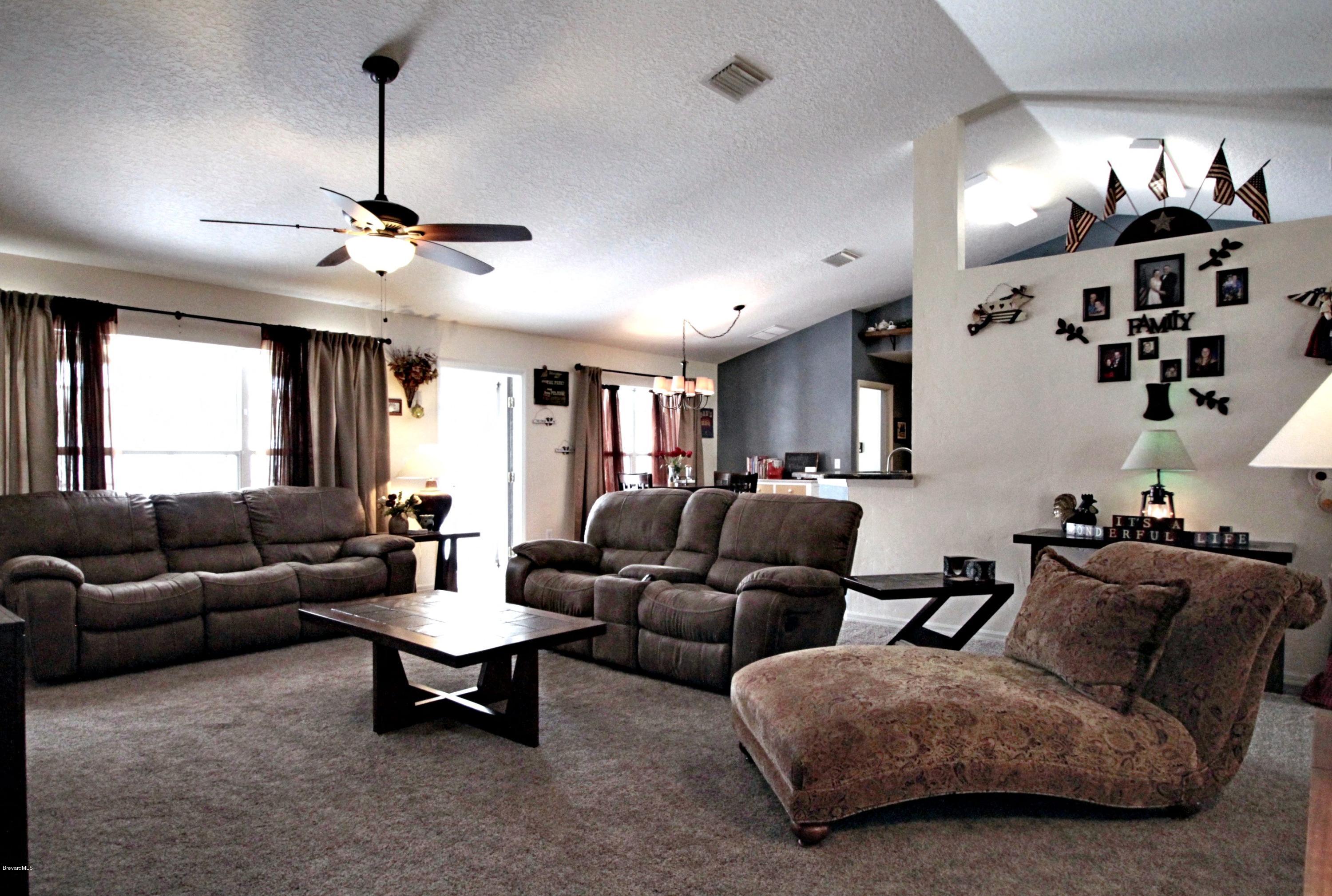 126 Drake Way Sebastian, FL 32958 - Photo 12 of 46 FAMILYRM