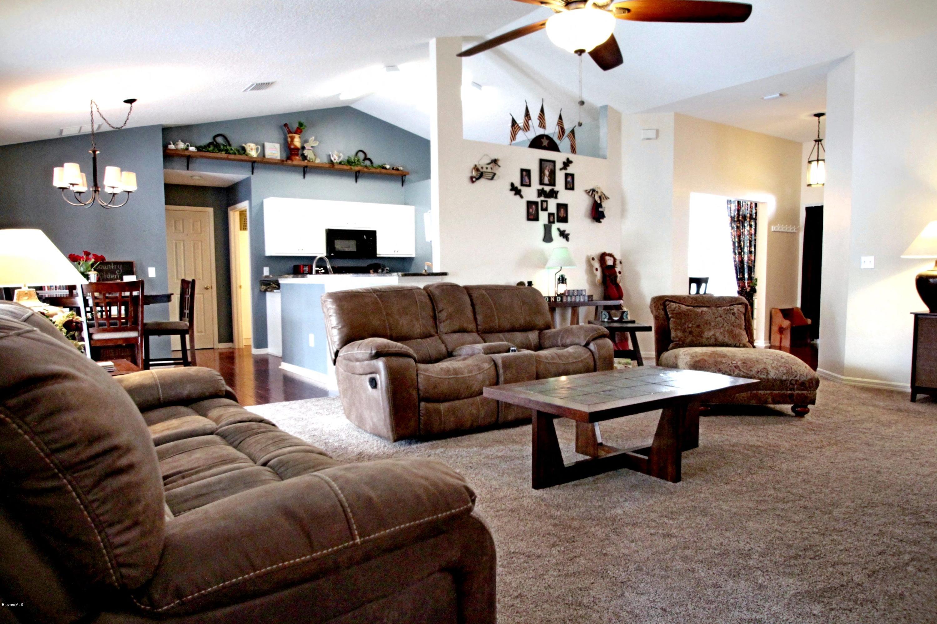 126 Drake Way Sebastian, FL 32958 - Photo 13 of 46 FAMILY5
