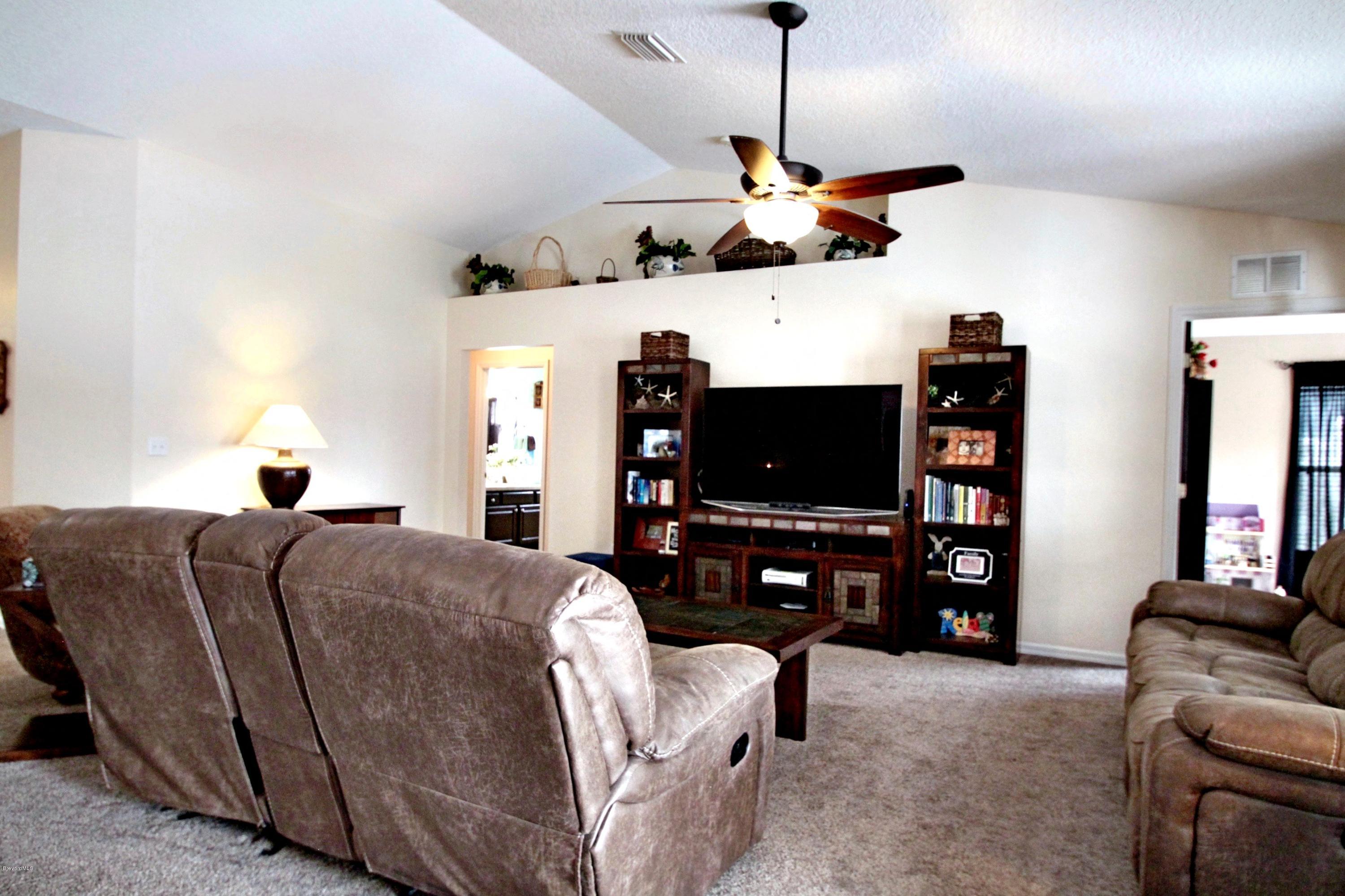 126 Drake Way Sebastian, FL 32958 - Photo 14 of 46 FAMILYRM2