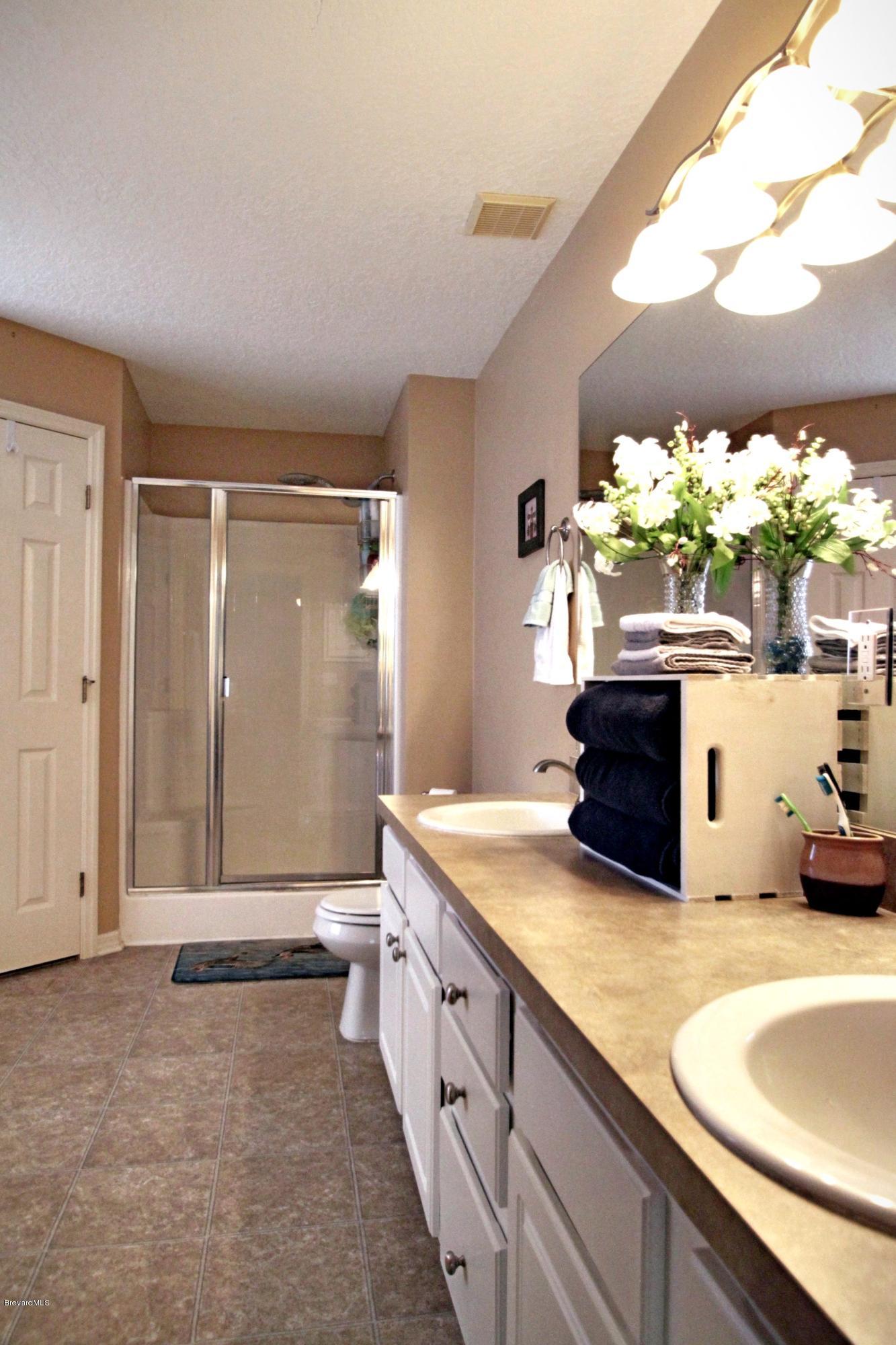 126 Drake Way Sebastian, FL 32958 - Photo 22 of 46 MASTERBATH