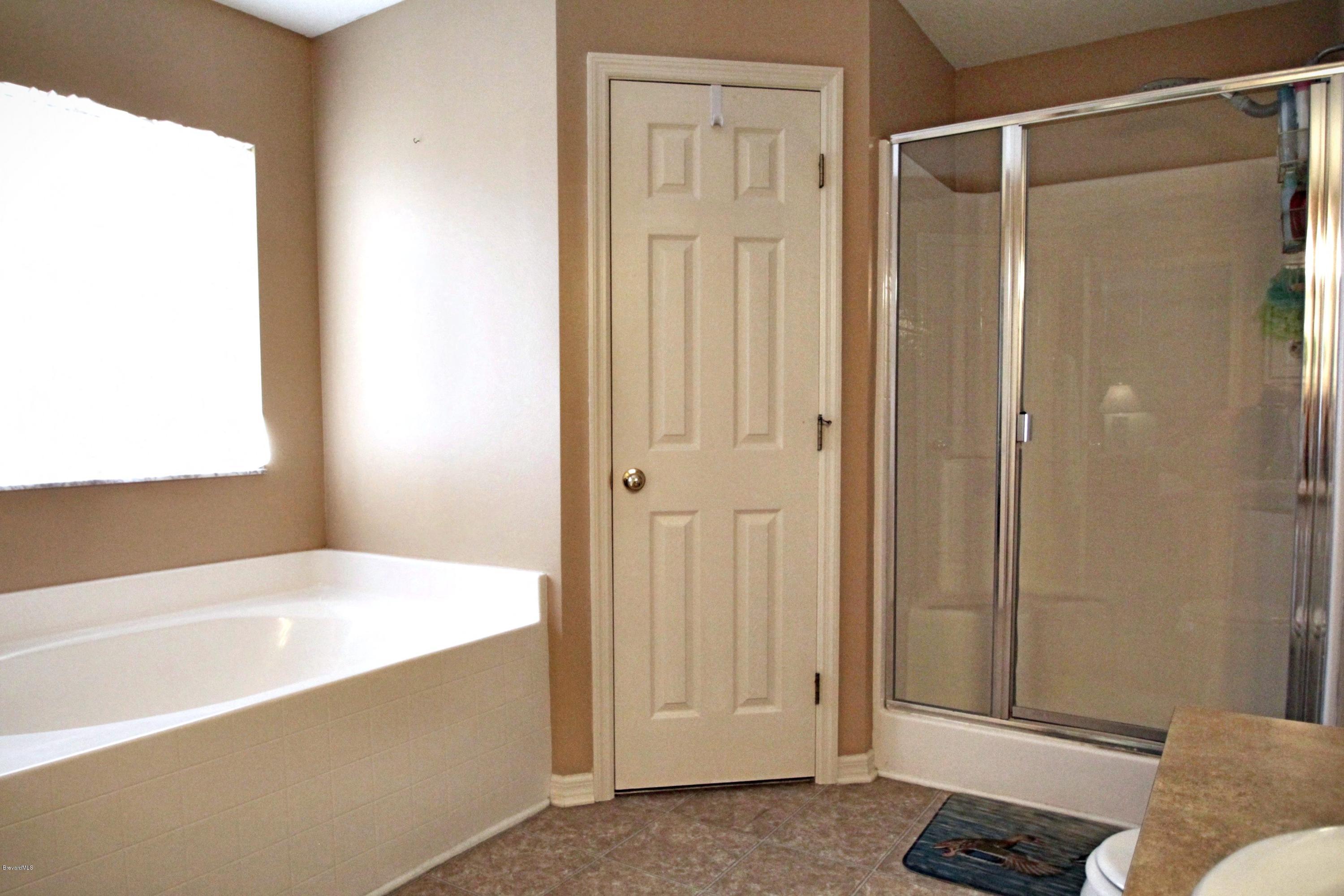 126 Drake Way Sebastian, FL 32958 - Photo 23 of 46 MASTERBATH2