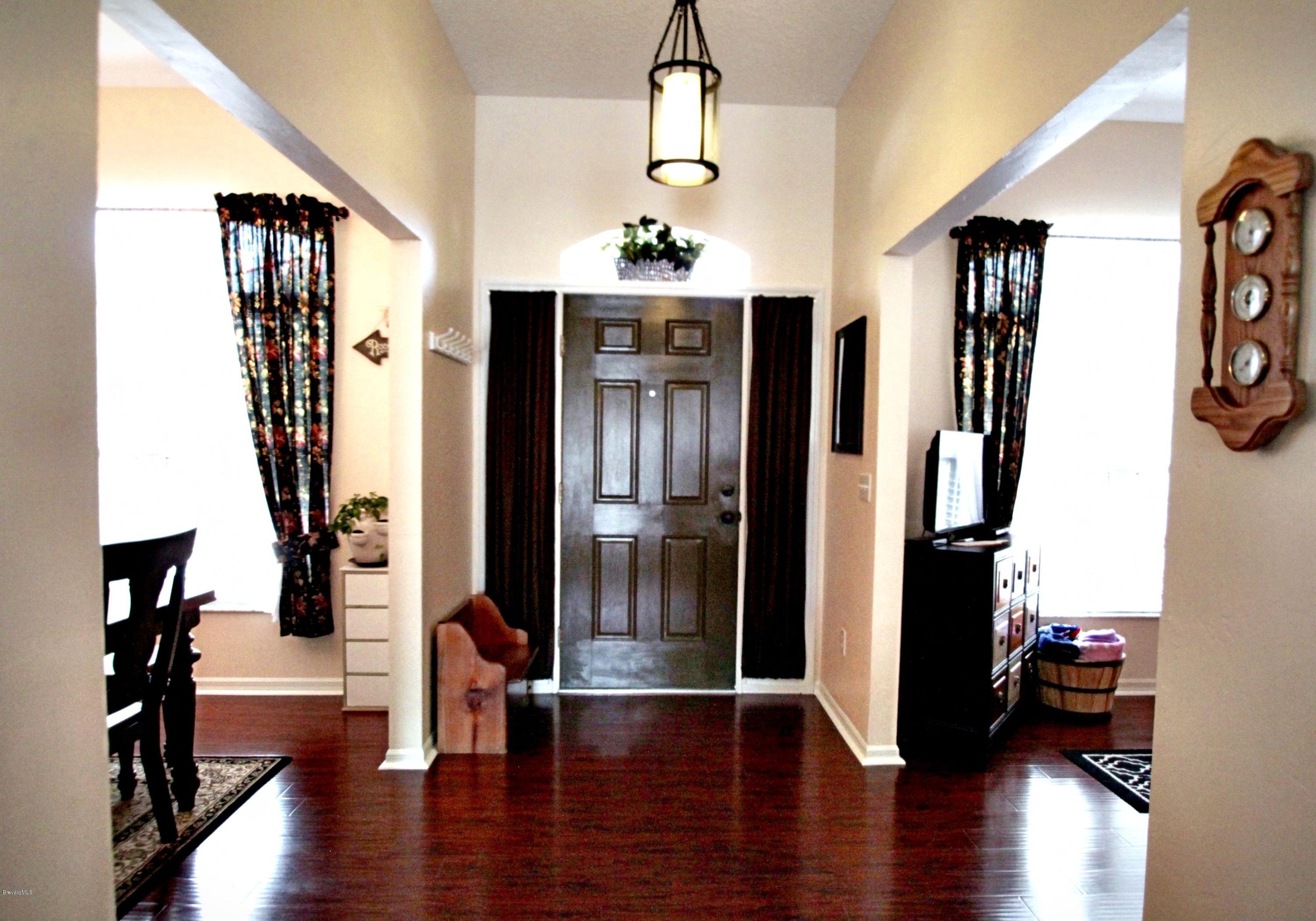 126 Drake Way Sebastian, FL 32958 - Photo 5 of 46 FOYER