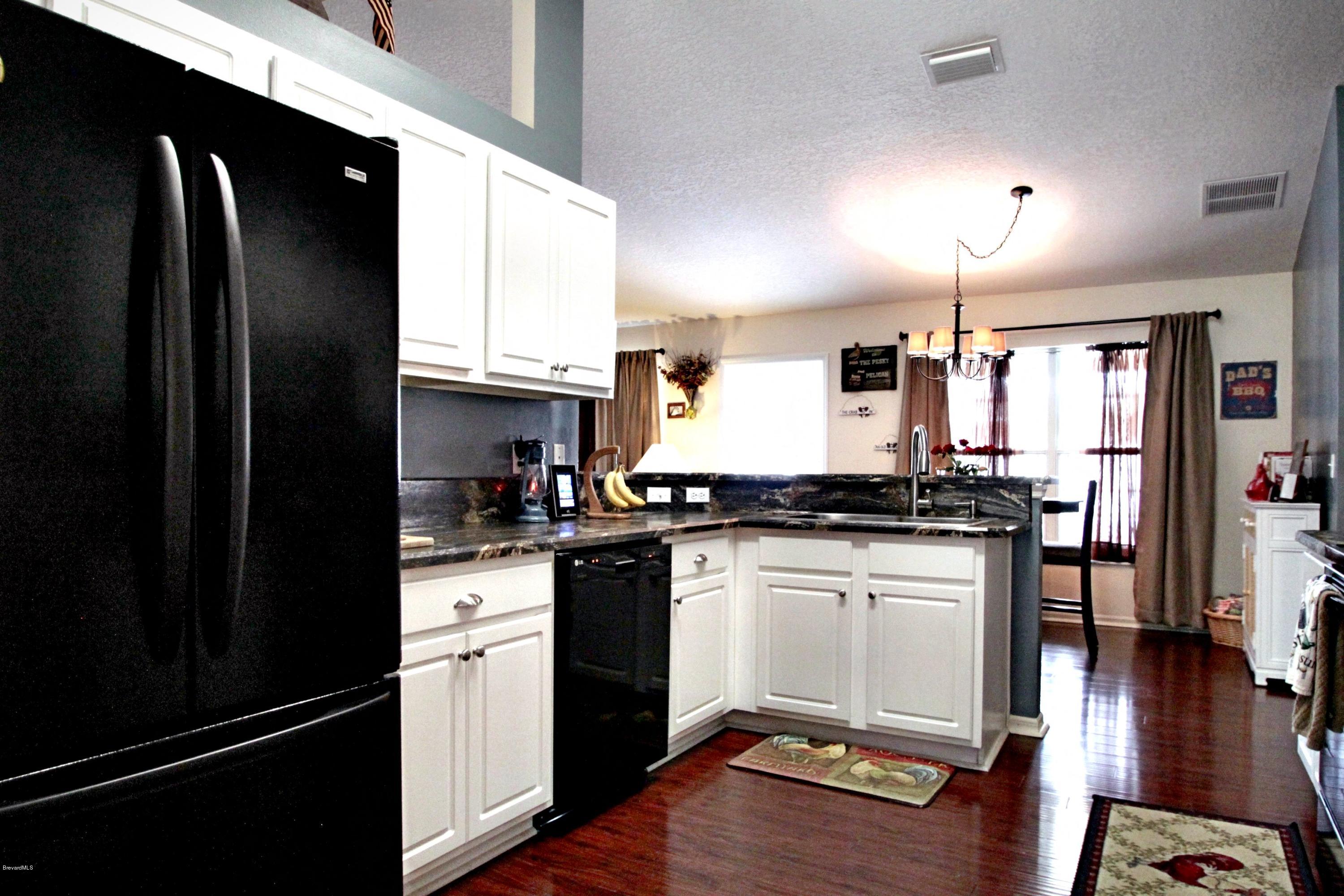 126 Drake Way Sebastian, FL 32958 - Photo 7 of 46 KITCHEN