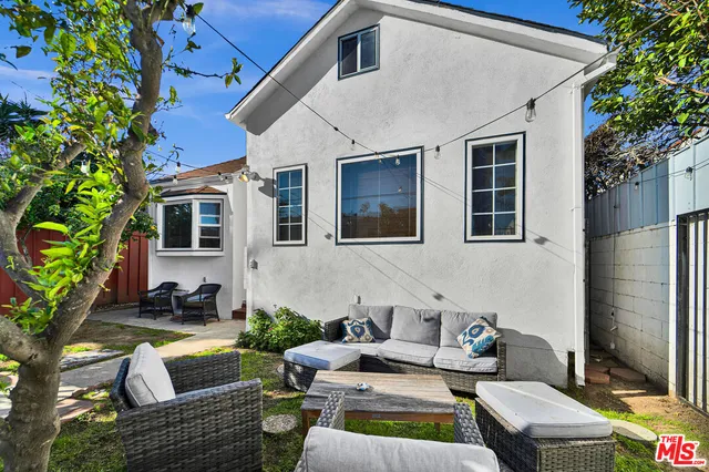 $2,450,000 | 615 Sunset Avenue, Venice, CA 90291