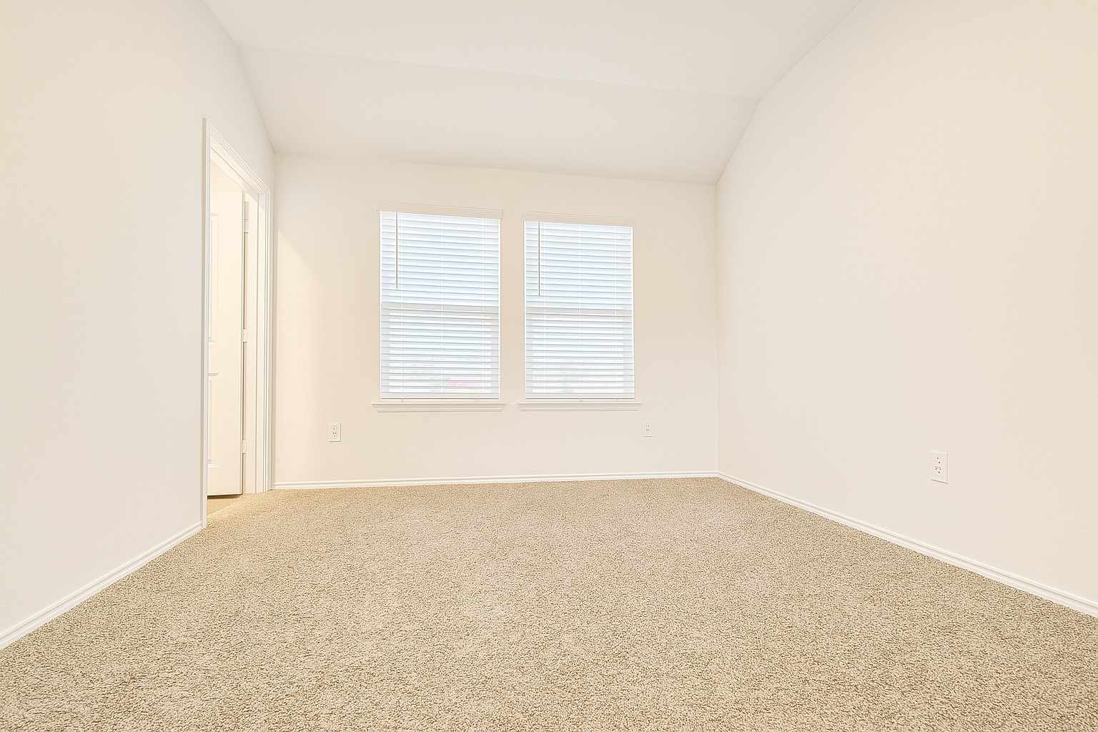 5611 Simcrest Grove Drive Spring, TX 77373 - Photo 4 of 18 an empty room with a window