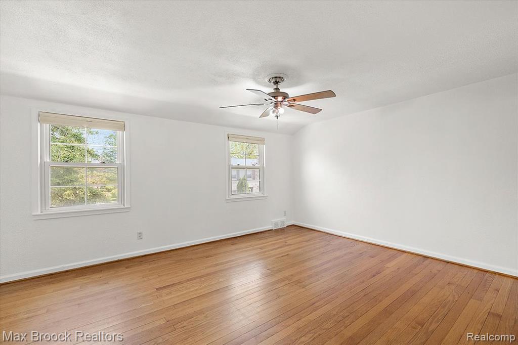 1652 Graefield Road Birmingham, MI 48009 - Photo 20 of 35