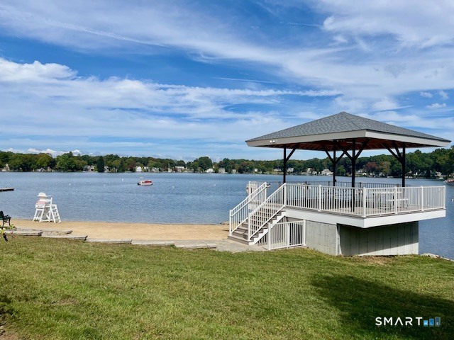 Beautiful Columbia Lake for summer fun.