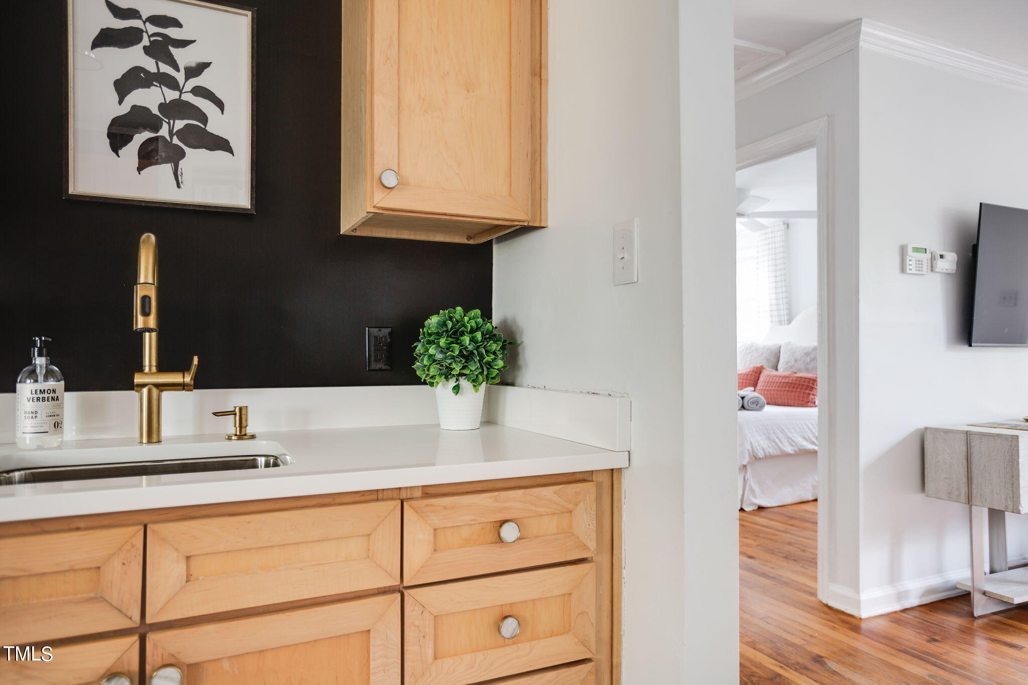 2206 Brewer Street Raleigh, NC 27608 - Photo 9 of 30 21-web-or-mls-IMGL8033-enfuse-final