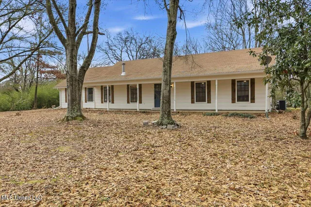 $225,800 | 2339 North Pine Lea Drive, Jackson, MS 39209